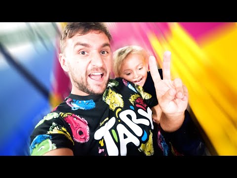 Ajka už zas řádí v zábavním parku!