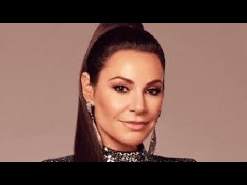 Luann de Lesseps stuns in tiny Burberry bikini on Hawaii beach