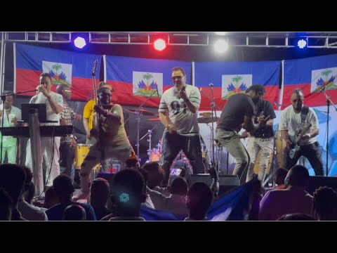 T-Vice kraze sa plat ak mizik Joé Dwèt Filé a 4Kanpe Roberto lage kout kòd yo  Full live #Haiti 😱🔥
