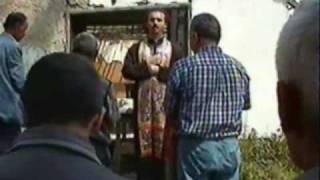 preview picture of video 'ЦАРЕ 2007.ГОД. -говор свештеника  испред старе капеле'