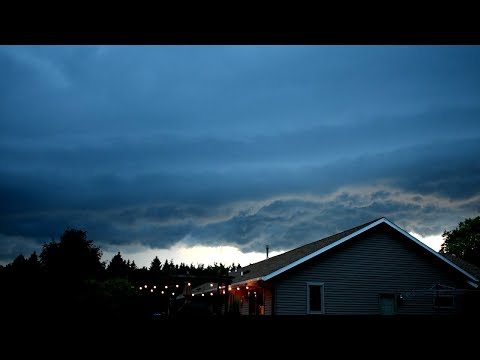 Gorgeous Shelf Cloud & Gust Front + Vivid Nighttime Lightning - June 30th, 2018