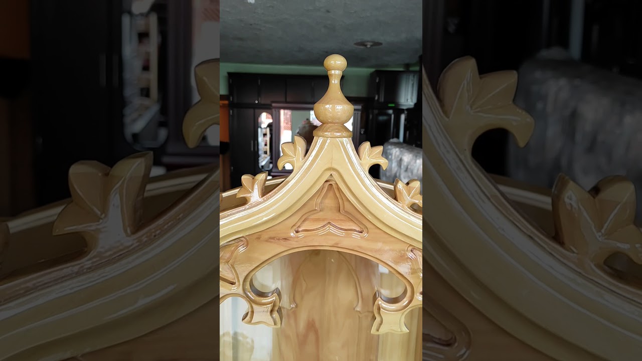 Urna en madera de Ciprés