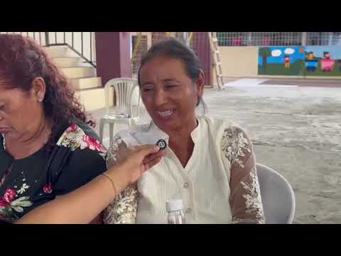 ASÍ HOMENAJEAMOS  DOCENTES U.E 11 DE JULIO EN  SHUSHUFINDI, CON PRODUCTOS DE MANOS SUCUMBIENSES
