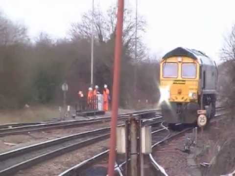 66619 passes bristol parkway light engine 14.02.12