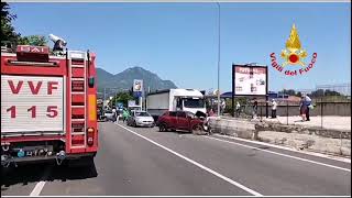 avellino-violento-impatto-tra-auto-e-camion-sulla-variante