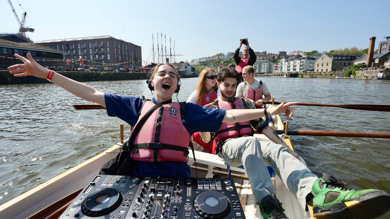 The First Ever Drum & Bass DJ Set On A Rowing Boat | Anaïs & Johnnie Darko