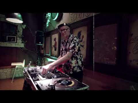 #008 Funk, jazz grooves. Live DJ mix. 7" vinyl singles 45s. Recorded at Browar Bałtów 09/04/2023