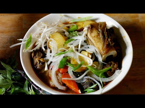 BEEF STEW WITH TENDON & BONE MARROW/ VIETNAMESE STYLE...