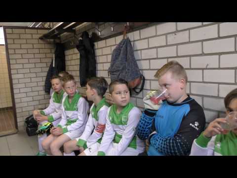 Kampioenswedstrijd Spijkenisse JO11 9 op 13 mei 2017 tegen Blankenburg JO11 1