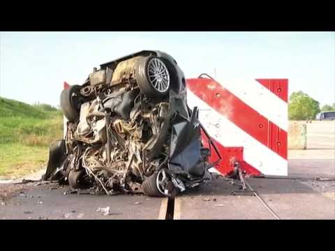 120mph Mega Crash!  Frightening.