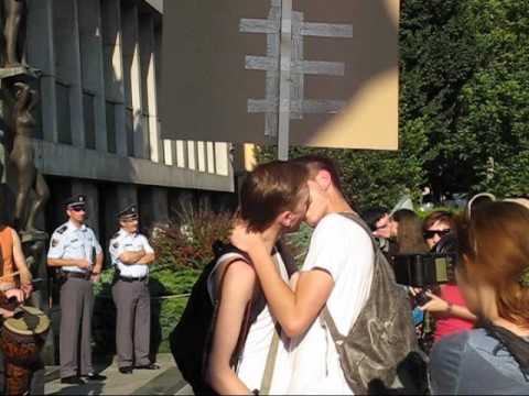 Parada ponosa pred parlamentom 21-06-08