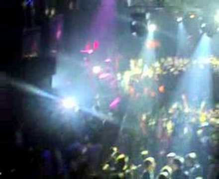 Paul Oakenfold playing Victor Tsoy "My Zhdem Peremen" remix