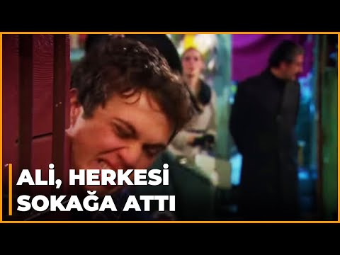 Ali Kaptan Bütün Aileyi Sokağa Attı! - Öyle Bir Geçer Zaman Ki 13. Bölüm