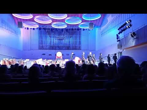 ovations for Prof. Simone Rubino and his class after the performance, 2023