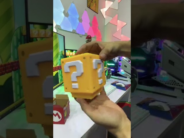 Vídeo relacionado con Paladone Luz nocturna Question Block Super Mario - Producto oficial Nintendo, sensor nocturno automático y portátil con adhesivo de pared, regalo retro para gamers