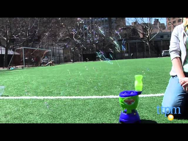 Vídeo relacionado con Gazillion Bubbles Tiny Typhoon, Compact Bubble Machine, Powerful Bubble Blower for Maximum Fun, Easy to Clean & Portable, Includes 4 oz Gazillion Bubble Non-Toxic Solution