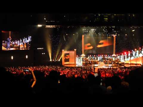 Pharrell Williams & Ryan Tedder - Don't You Worry 'Bout a Thing