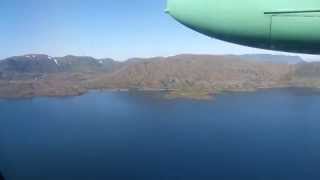 preview picture of video 'Wideroe Dash 8-100 LN-WIC going around and landing at Honningsvag arriving from Hammerfest'