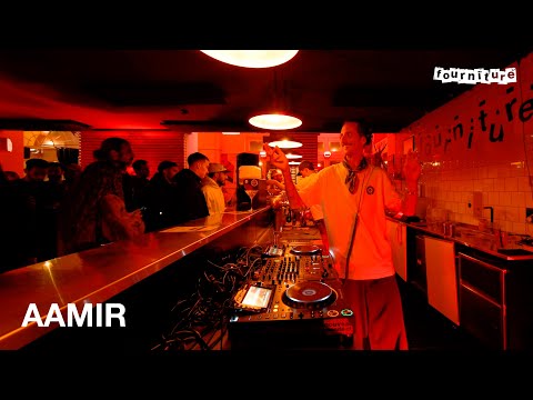 Groovy Minimal House in a Bar | AAMIR