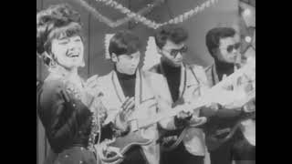 Download lagu HATI MUDA - Saloma (1966) mp3 Download lagu HATI MUDA - Saloma (1966) mp3