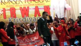 Download lagu Irwan di hongkong 'haruskah berakhir' mp3