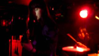 Dum Dum Girls, In My Head (live)