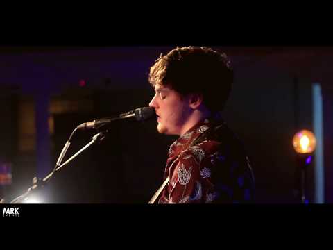 RYAN MCMULLAN // THE STREETS OF NEW YORK (Liam Reilly  cover) // ROADIE TV