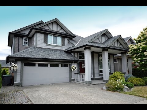 6063 164TH. Beautiful Foxridge home in Family Oriented Neighbourhood