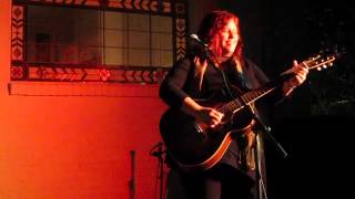 Suzie Vinnick performs her song &#39;Oreo Cookie Blues&#39; at Conroe House Concerts