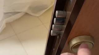 Puerta acorazada abierta en 2 minutos.