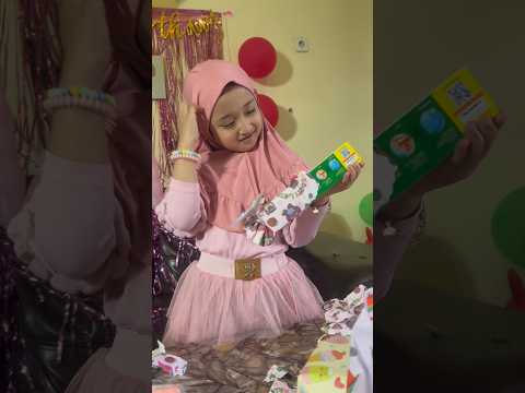 Kado nya kok begini??? #raisya #shortvideo #ulangtahun #funny #blindbox #blindbag