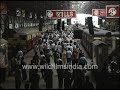 Mumbai S Historic Railway Rush Vintage Footage Of 1980 S Busy Railway Station Local Trains Arrive