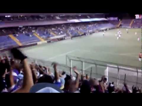 "Ultra Morada - Por que te quiero tanto   Y vamos los morados..â™ªâ™«â™ª" Barra: Ultra Morada &bull; Club: Saprissa