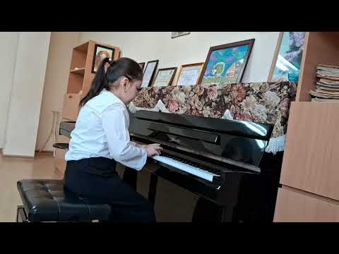 Хидоятова Лола