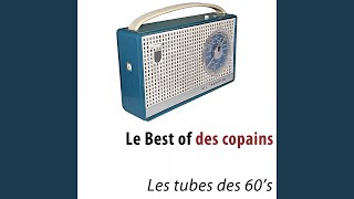 En blue jeans et blouson de cuir