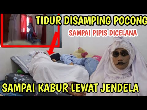 prank-pacar-tidur-disamping-pocong-dia-ketakutan-sampai-pipis-dicelana