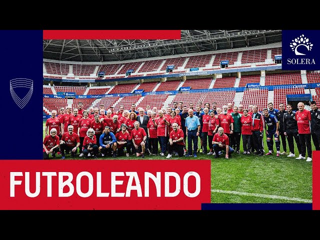 Vídeo relacionado con DEREGALOOS Cojín Personalizado con Nombre y Equipo de fútbol. Cojín Personalizado del Osasuna. Regalo Original para Aficionados fútbol. Regalo fútbol Osasuna. Puedes incluir Relleno. 35x35