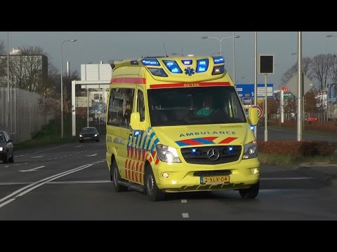 [26-12-2015] Ambulances met spoed in Zwolle