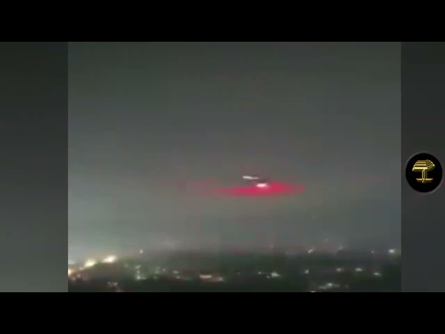 Dicen que es una aurora boreal ¿En serio? ¿Ustedes qué creen?