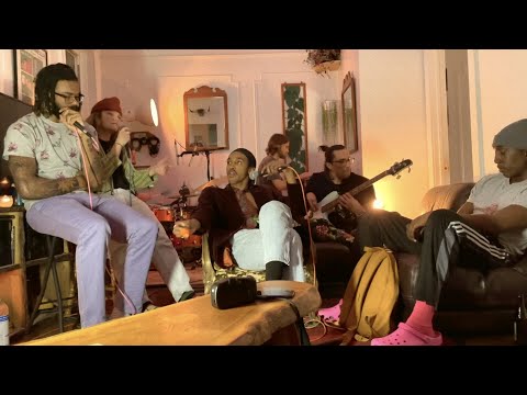 SPACE CADE7S - MUSICAL PERFORMANCE