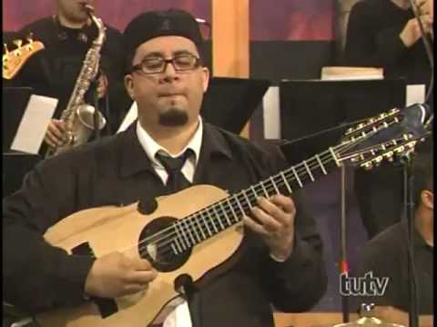 Quique Domenech interpreta "Latin Dream"