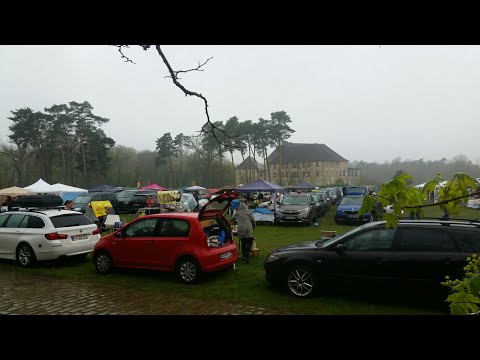 Der gute April Schlecht Wetter Flohmarkt