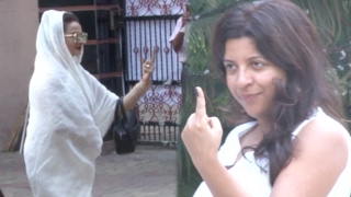 Rekha And Zoya Akhtar Step Out To Vote In Mumbai