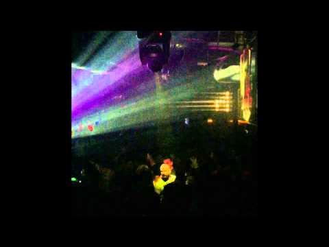 JOHN-K PLAYING AT THE APARTMENT(ATHENS)