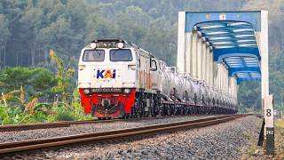 Download lagu KERETA API PANJANG‼️ MENEMUKAN 18 KERETA API CC206 GAMAO TANGKER PERTAMINA mp3