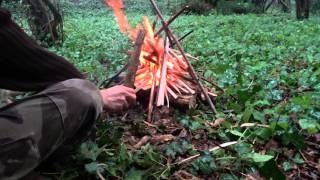 Survival Blanket Shelter : Rain and Wind. Lesson learned.