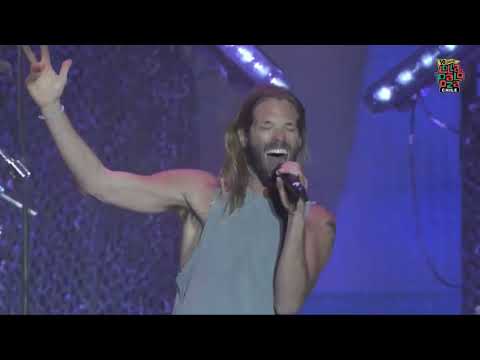 Taylor Hawkins  -  Somebody to Love     Foo Fighters - Lollapalozza Chile  3/18/2022