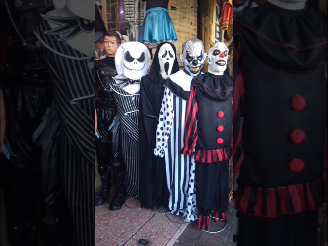 Vídeo relacionado con Boland 74194 - Collar Calavera Huesos, collar blanco con calaveras, bisuteria, dia de los muertos, dia de la muerte, halloween, accesorio, carnaval, fiesta tematica, disfraz