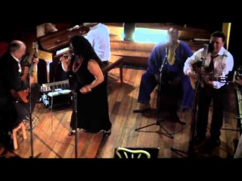 Toro Mata - Eva Ayllon + Inti Illimani Historico