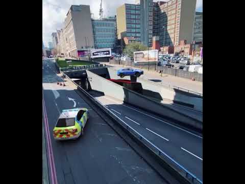 Guy escapes police amazingly